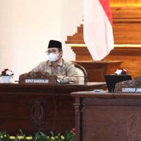 Khofifah Siapkan Program Prioritas Tangani 1,7 Juta Warga Miskin di Jatim