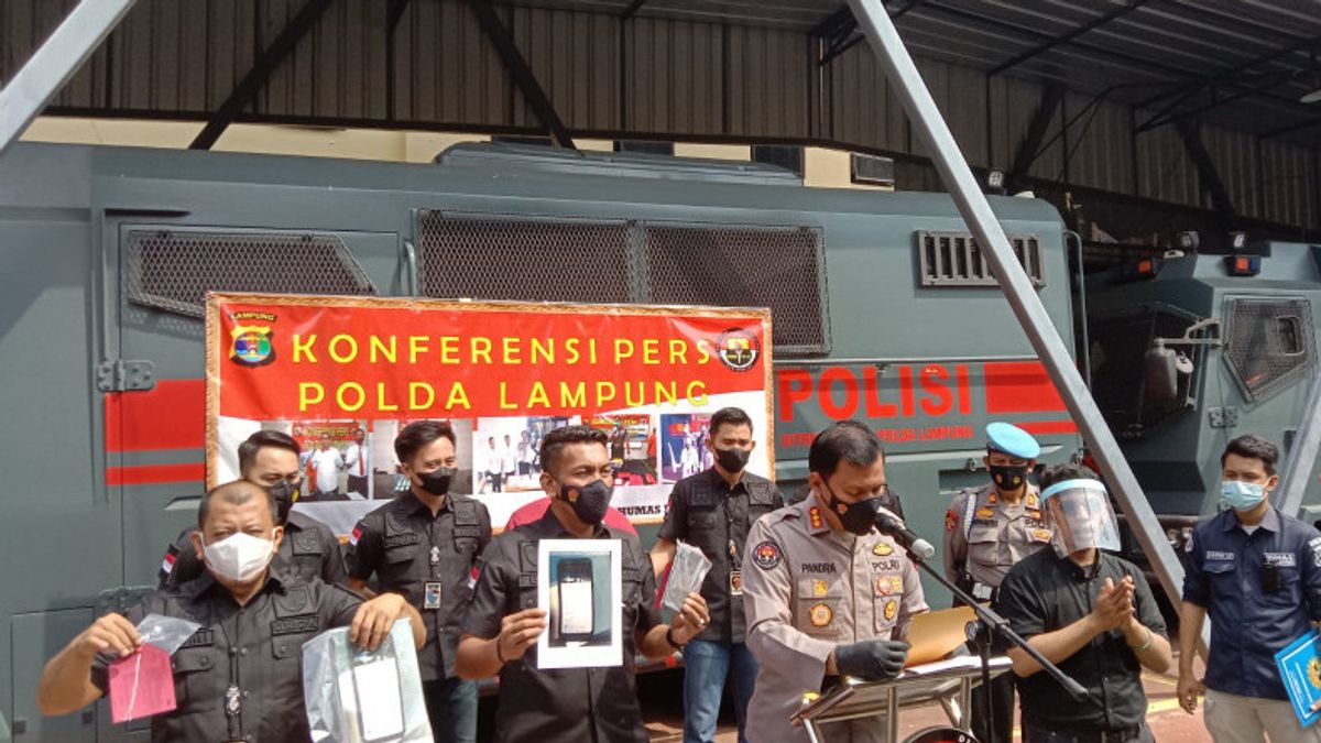 La Police Arrête Un Enseignant à Lampung Spreader Video Hoaks Riot Demo Rejeter PPKM