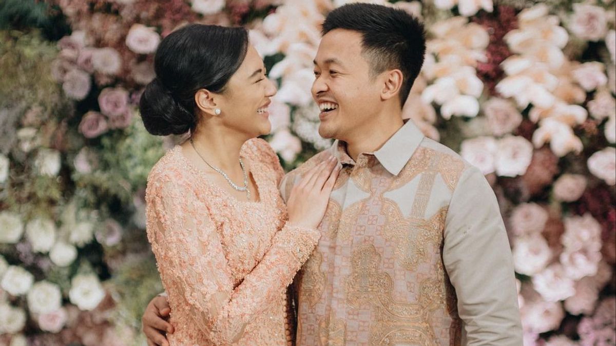 Wear Soft Colored Clothing, Here Are 5 Portraits Of Princess Tanjung When Guinandra Jatikusumo Proposed