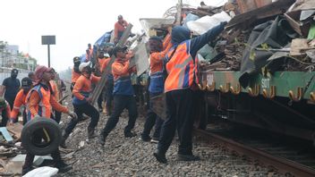 Attention! Les déchets de déchets dans le train seront passibles d’une amende de 15 millions de roupies