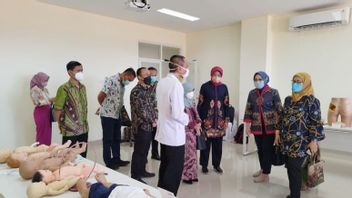卫生部：东爪哇缺乏27，897名医生