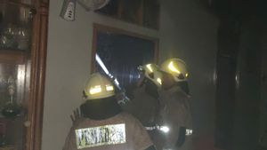 TV Tersambar Petir, Rumah Warga di Cakung Terbakar