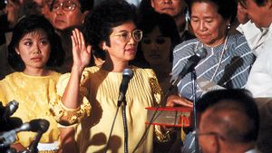 Corazon Aquino Officially Becomes President Of The Philippines In History Today, February 25, 1986