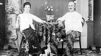 Culture Of Indis And The Kebaya Plantation Period Of The Dutch