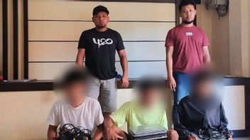 查亚普拉警方在SMP Yapis Waena逮捕了3名25台笔记本电脑小偷