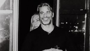 Jennifer Aniston Pamer Pacar Baru, Jim Curtis di Instagram