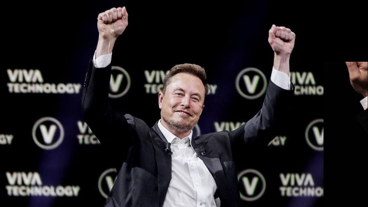 Elon Musk Announces Planned To Change Twitter Logo To "X"