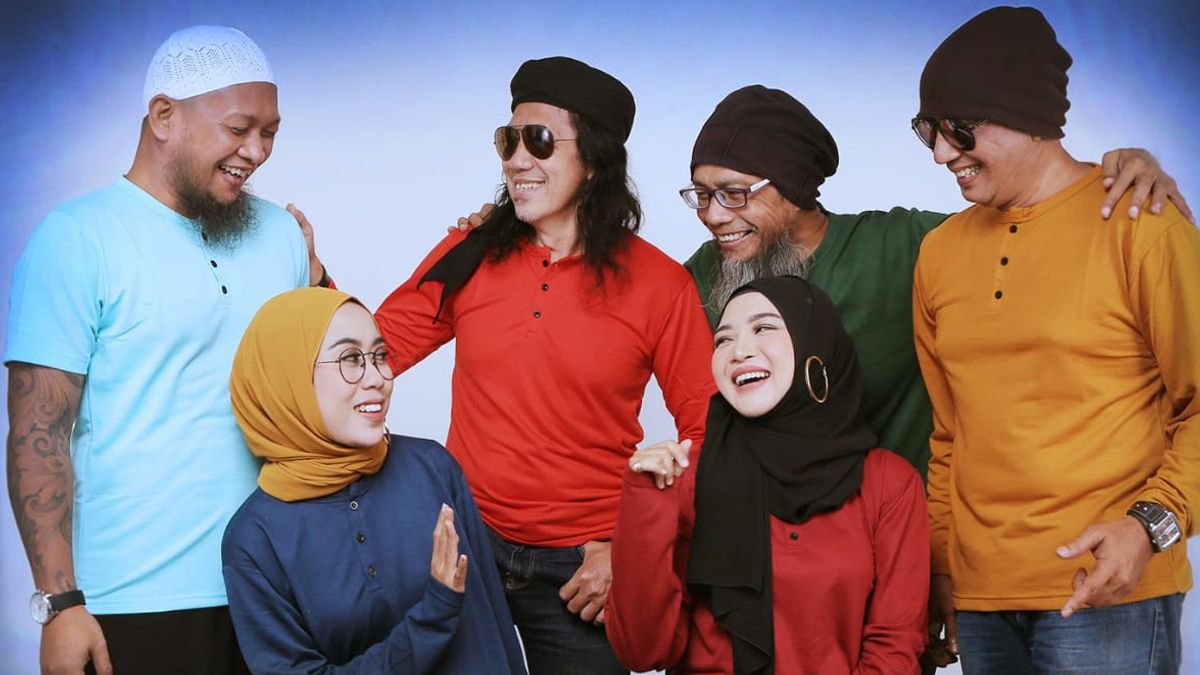 Bassis Powerslaves, Anwar Fatahillah Lepas Album Religi Bersama Band Qul Hayya