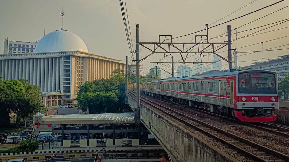 Jelang Malam Takbiran, KAI Commuter Line Operasikan 1.061 Perjalanan