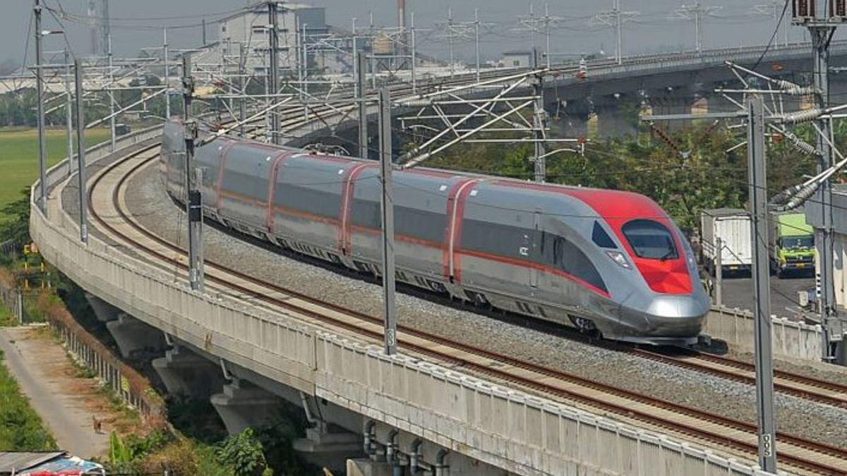 جاكرتا - ستقوم وزارة النقل بمراجعة اقتراح إضافة محطة قطار Whoosh فائق السرعة في كوبو