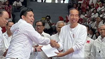 Jokowi: Indonesia Butuh Pemimpin Pemberani, Bukan Duduk Manis Lalu Tanda Tangan