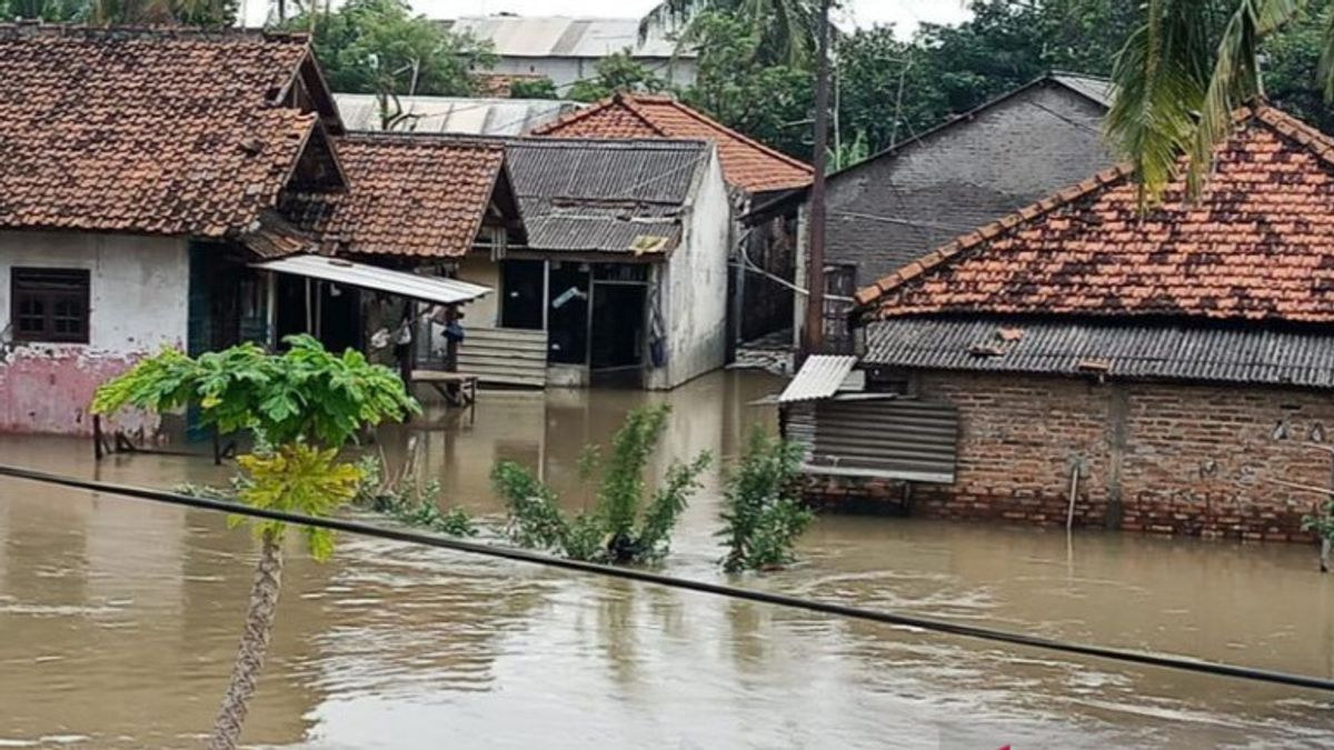 Ulu River Overflows Due To Heavy Rain, Hundreds Of Houses In Cikarang Are Flooded