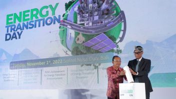 在G20峰会之前，PLN在巴厘岛展示了2座太阳能发电厂和33座光伏屋顶
