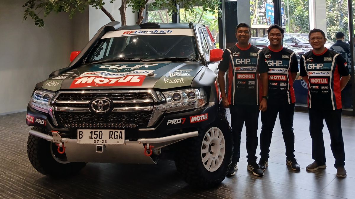 インドネシア人ドライバーのジュリアン・ヨハンがアップグレードされたトヨタ・ランドクルーザーでAXCRに復帰