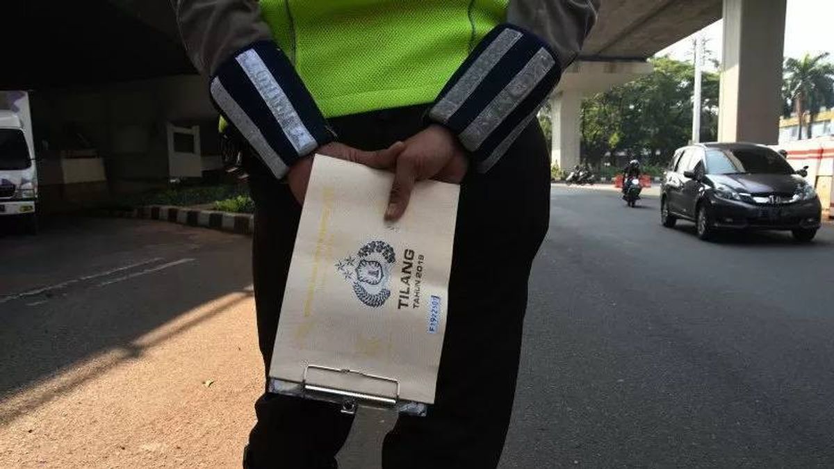 In The Last Two Weeks, 973 Opposite Vehicles In Jakarta Were Ticketed By Officers
