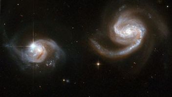 Ragu Bakal Kiamat, Para Astronom Kaji Ulang Potensi Tabrakan Galaksi Andromeda dan Bima Sakti