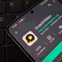 Sudah Diblokir Kemenkominfo, Aplikasi Snack Video Masih Ada di Play Store