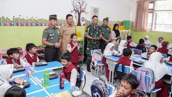 Istana: Prabowo Ikut Urunan Dana Makan Bergizi Gratis di Kendari