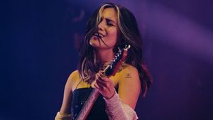 Makna Lagu La La Lost You yang Dibawakan NIKI, Lengkap dengan Lirik dan Terjemahannya 
