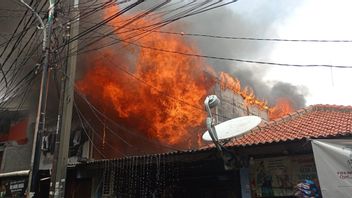 Akibat Kompor Gas, 3 Bangunan di Matraman Ludes Terbakar Api
