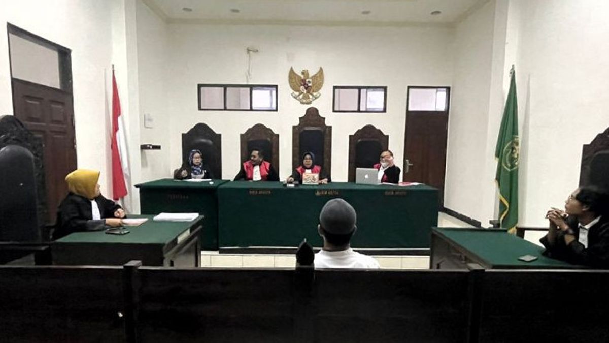 Defendant Of Extortion, Driver Of The Lombok Mining Dam Project, CHARGed 4.5 Years In Prison