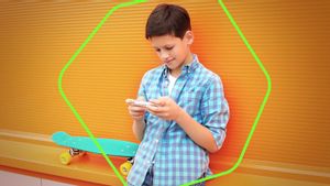 YouTube, WhatsApp, dan TikTok Jadi Aplikasi Populer Anak Indonesia di Android