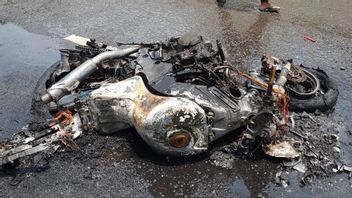 Honda Beat Collision, Kawasaki Ninja 250 CC Motorbike Caught Fire In BSD