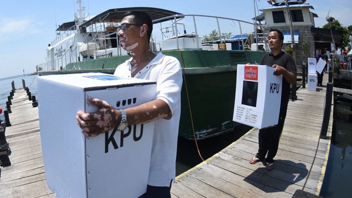 25 South Sumatra Police Ships Deployed To Distribute Logistics For The 2024 Election Can't Reach Small Rivers