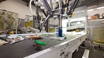 AMP 机器人公司使用人工智能技术创建货币回收废物分类机器人
