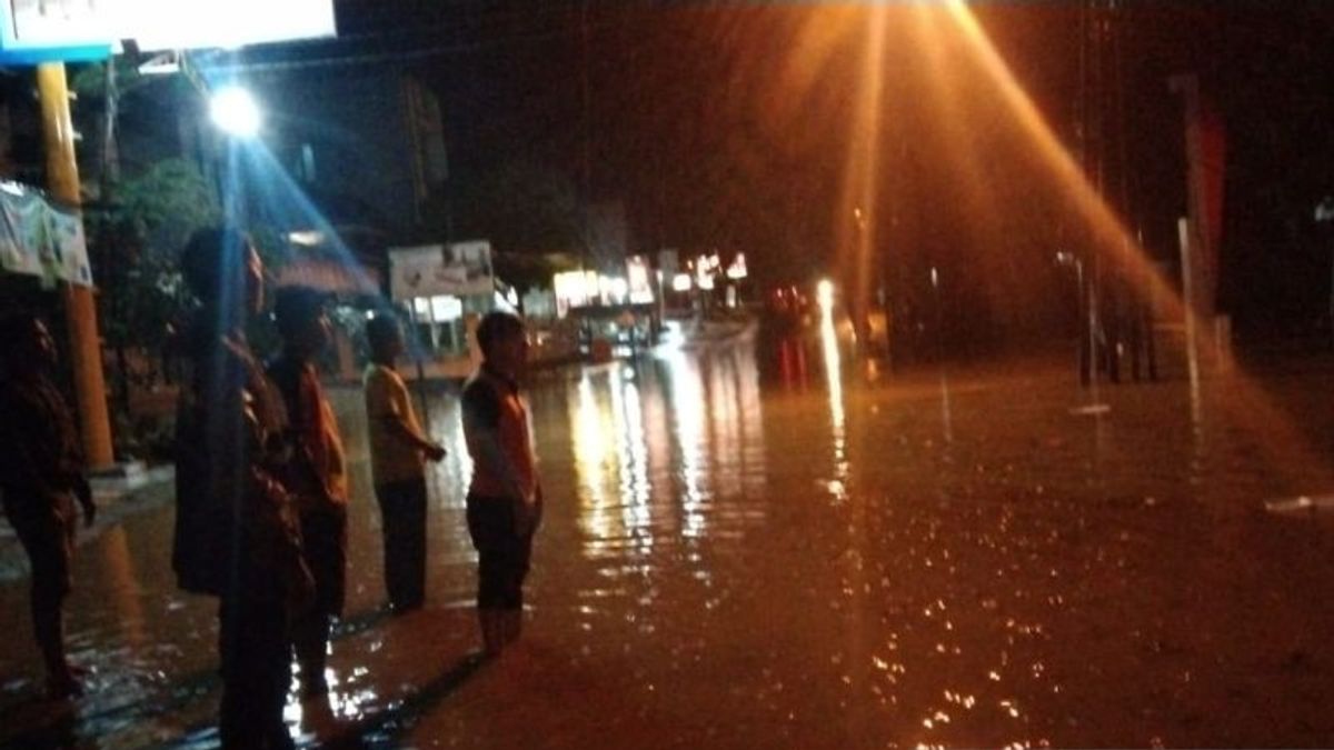 Banjir Merendam Ratusan Rumah Warga di OKU, Warga Mengungsi ke Tempat Aman
