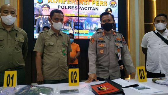 KMキャプテンレストゥは、パシタンで7イルカの逮捕の場合に容疑者になります