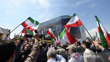 Beware of Global Domino Effects! This is the Main Factor Behind the Iranian Currency's Fall