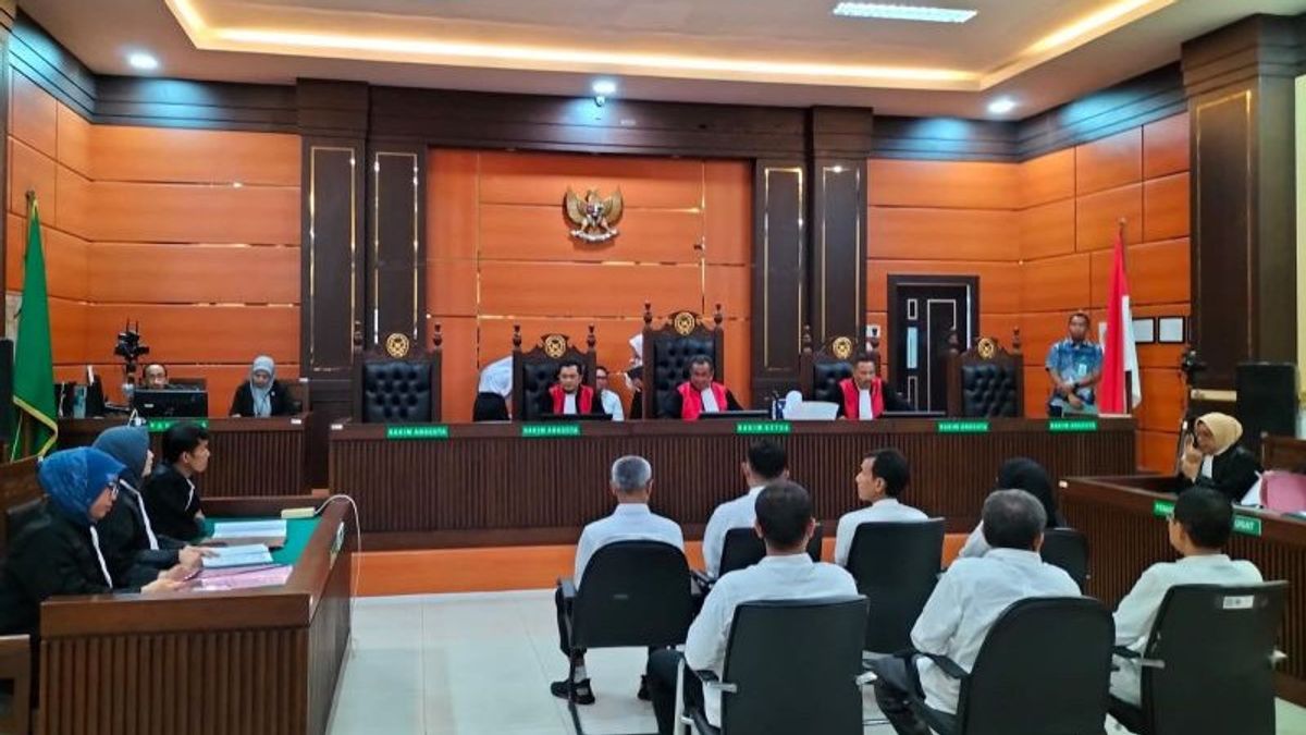 7 Defendants Of The West Sumatra Disdik Procurement Corruption Case Charged With State Loss Of IDR 5.2 Billion