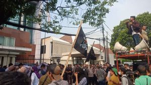 Ratusan Mahasiswa Geruduk PT WKM Protes Dugaan Eksplorasi Penambangan Tanpa Izin di Halmahera Timur