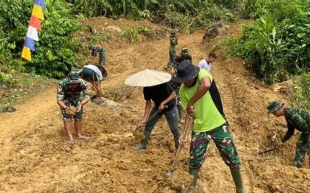 TNI Bangun 5 Jembatan dan Akses Jalan 2 Desa  Pedalaman Terisolasi di Kalbar