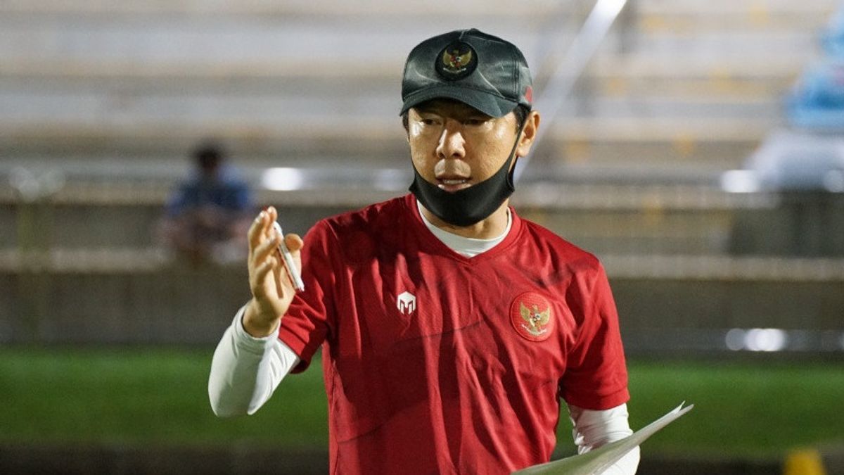 Indonesia Harusnya Dapat Tendangan Pinalti saat Lawan Singapura di Piala AFF, Shin Tae-yong Tetap Hargai Keputusan Wasit