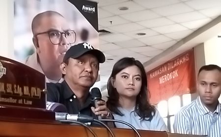 Keluarganya Dicaci Maki Nikita Mirzani, Ayah Vadel Badjideh: Saya Cuma Menolong