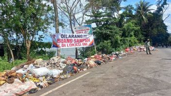 Penjabat Wali Kota Ambon Tempatkan Petugas Satpol PP Atasi Sampah di Perbatasan