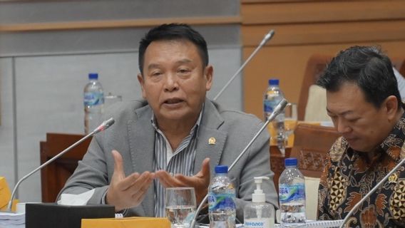 DPR Minta TNI Tegakkan Hukum di Kasus Prajurit Tembak Pemulung dan Pembakaran Rumah Wartawan
