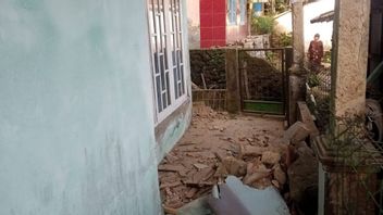 スカブミの68軒の家屋がマグニチュード4.6の地震で被害を受け