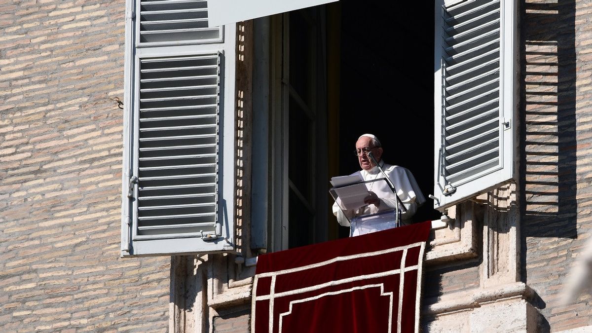 Urging The End Of Violence In Gaza And Israel, Pope Francis: Please Stop Attacks On Weapons, Don't Bring Solutions