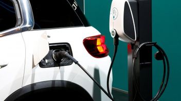 Kendaraan Dinas Pemprov NTB Bakal Beralih ke Mobil Listrik per 1 Januari 2026