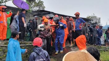 à épouse de Temanggung, mort par le courant de la rivière Simbuntu