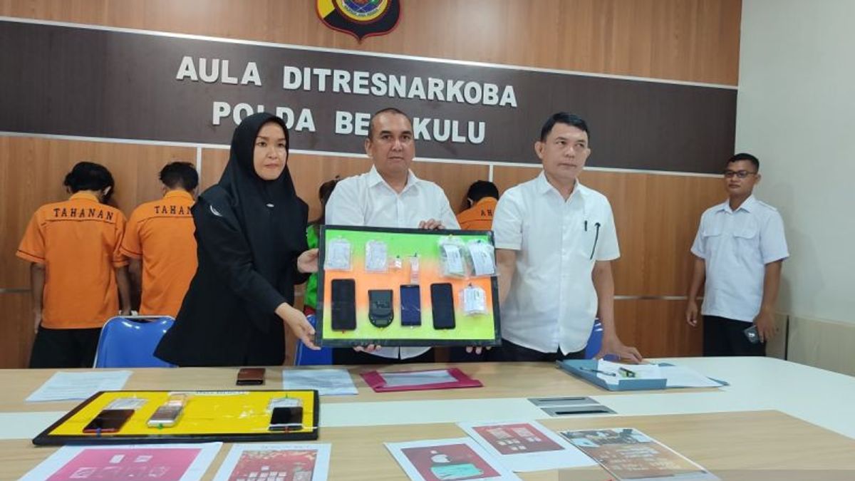 La police de Bengkulu arrête cinq auteurs d’abus de drogues