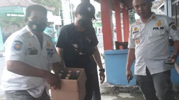Satpol PP Sleman Finds Alcohol Sellers Who Are Consumpted By Junior High School Students During Examination