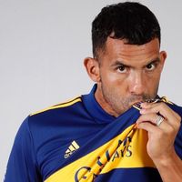Kata Tevez, Pesepak Bola Bisa Hidup Selama 6 Bulan Tanpa Dibayar