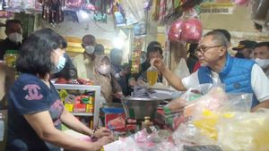 Mendag Zulhas Pantau Harga Kebutuhan Pokok di Pasar Jagasatru Cirebon