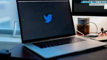 英国政治家多米尼克 · 卡明斯推特帐户在推特上被阻止