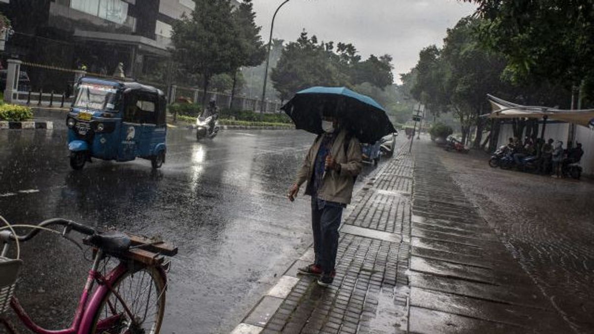 Prakiraan Cuaca: Jakarta dan Beberapa Kota Besar Hujan Ringan 
