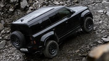 Land Rover Defender Octa Presents Black Edition, More Elegant And Tough